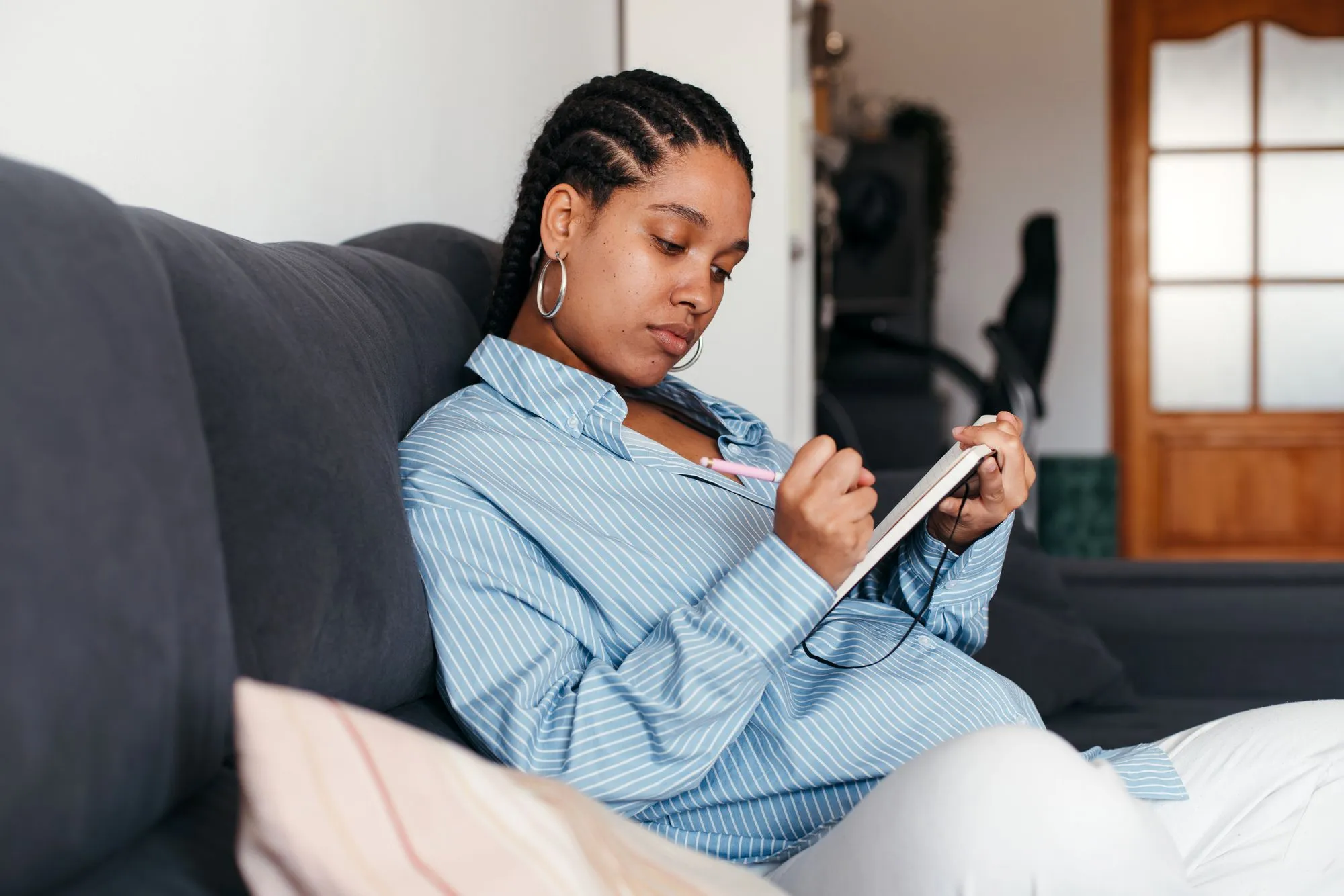 Egg Donation vs. Surrogacy: Understanding the Differences
